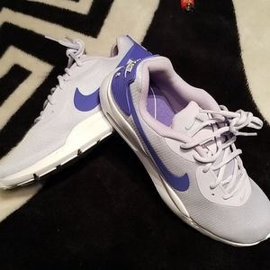 Nike air max oketo size 8.5 sold sold sold